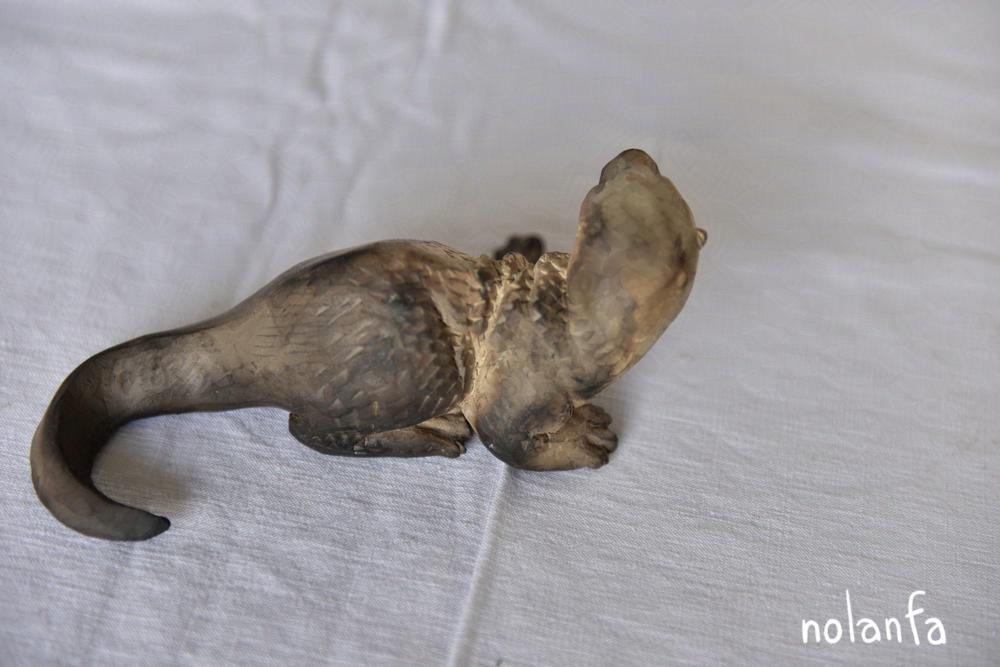 otter: top right
