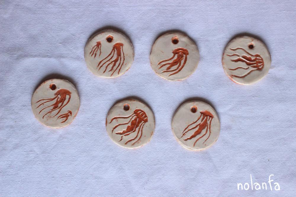 water medaillons: 6 different jellyfish