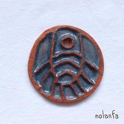 trilobite glazed grey medaillon